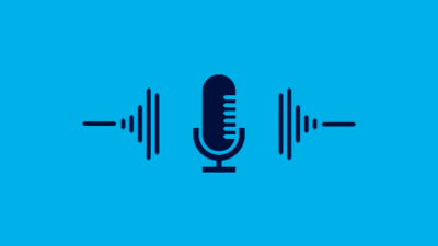 Podcast Mikrophon Icon mit blauem Hintergrund