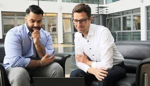 Experten-Interview über den 3D-Druck Florian Mummy (Senior Manager R&D) und Gurshranjit Singh (Technical Product Manager) are talking about trends in 3D printing