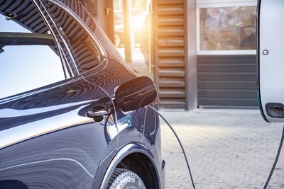 Kuraray enters into distribution partnership with Gehring-Montgomery in the USA for MOWITAL® products Automobile with open fuel cap